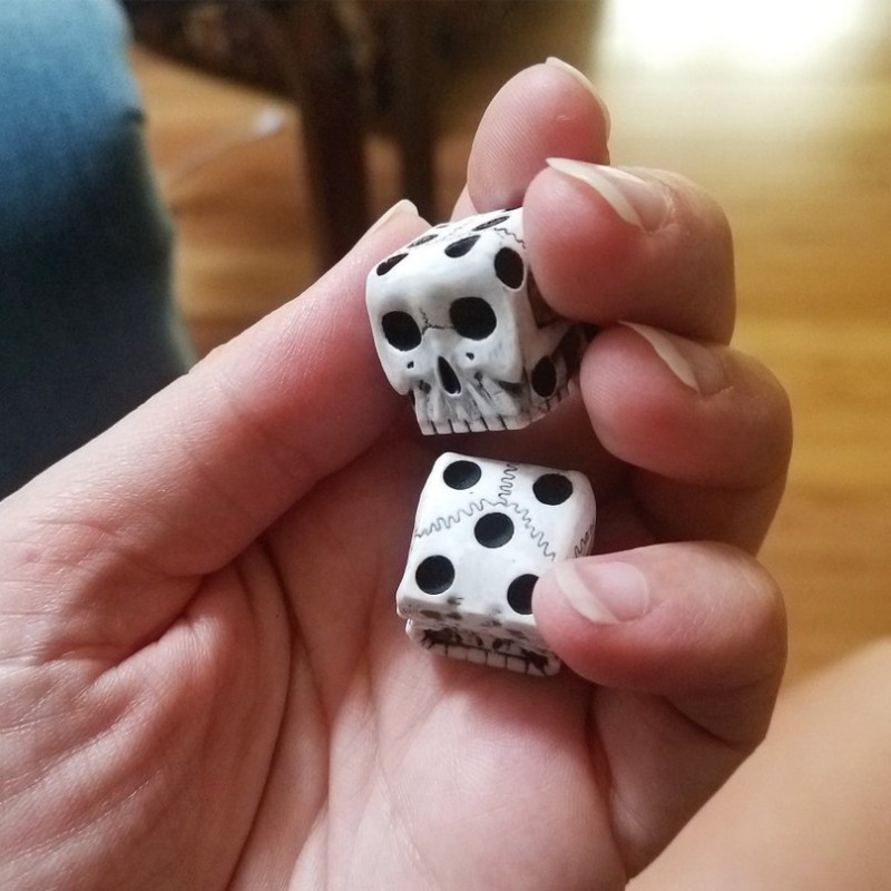 Party Games No Equipment - Halloween White Skull Resin Dice Game